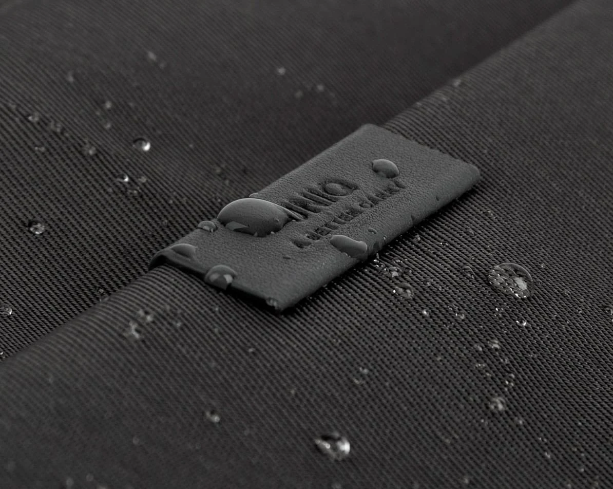 Чехол UNIQ для ноутбуков 14" Bergen Nylon Laptop sleeve (BERGEN(14)-MNBLACK) Черный