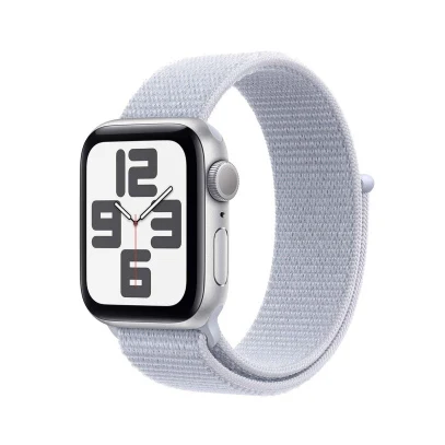 Apple Watch SE (2024), 40 мм корпус из алюминия цвета «Silver», ремешок Sport Loop цвета «Blue Cloud»